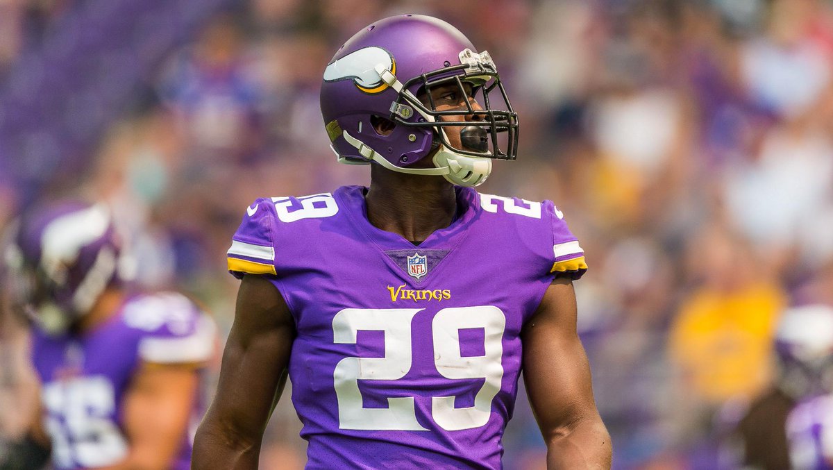.@XavierRhodes29_ weighs in on who he considers to be the best players in the NFC North.  📰: mnvkn.gs/EHbgvq https://t.co/MzDbBUMNLJ