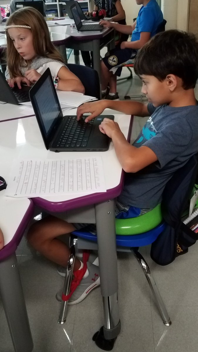 Fully focused 4th graders writing away!! #cherokeeeinspires <a href="/JMilesClass/">Jennifer Miles</a>