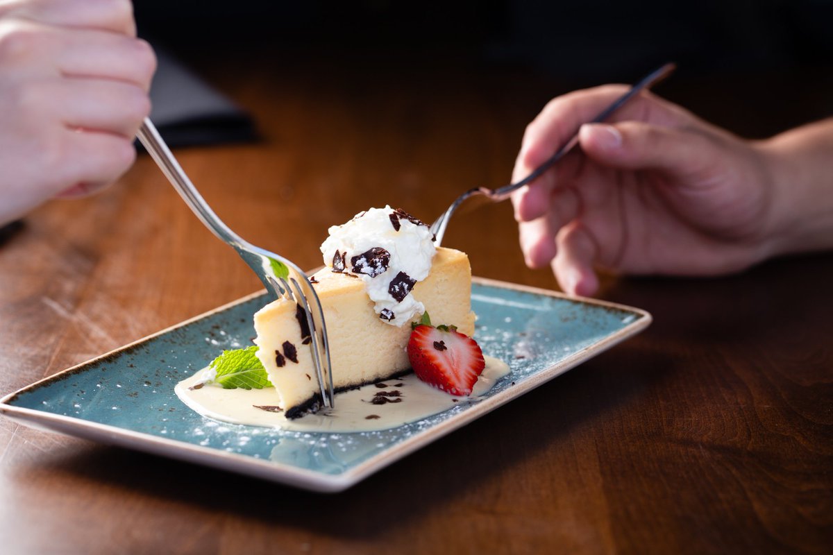 MilestonesCa's tweet photo. Hump day just got way more romantic with our delightful Date Night Menu. Chef Jeff Dell never disappoints. #datenight #wednesdaywisdom #2for50 https://t.co/vGrdE3X2Jo https://t.co/izZzKMtFx5