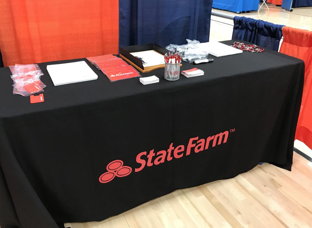 SFRDC's tweet photo. Suit? Check. Resume? Check. Applied for a position with the #1 auto and home insurer in the U.S. yet? 

Come meet us today at the Illinois Engineering Fall 2018 Career Fair! We will be at Booth #311 from 12-6pm. https://t.co/4Qc5P0HJgV