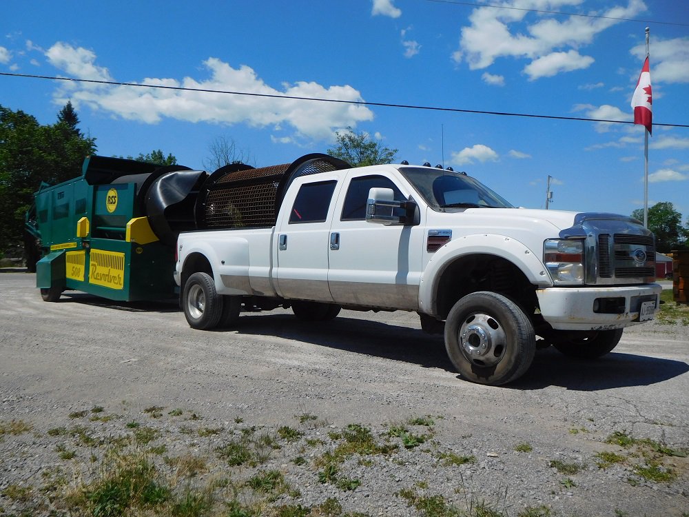 SalesEnviro's tweet photo. Today, easy mobilization is essential for contractors and landscapers in the marketplace. Easily towed by a one ton pickup truck, the Revolver RT508 screener can be set up to produce material in minutes saving time and increasing efficiency. #RevolverRT508 #EnviroSales https://t.co/DWKGiyeaIA