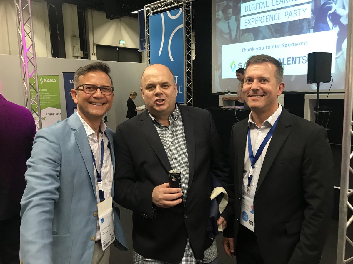 _christianwirth's tweet image. Wir @WinfriedFelser @MarkusHerkersdorf tauschen Happy Hour Bier gegen #CraftBeerJennewein Lieferung - no pressure @ThomasJennewein  
#newlearning #thefutureoflearning #craftbeerintelligence #ZPEurope
