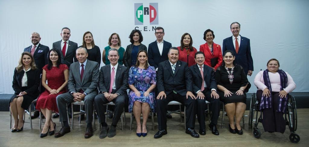 ruizmassieu's tweet photo. Para enfrentar los retos de esta nueva etapa, renovamos al CEN del @PRI_Nacional al nombrar, en diversas carteras, a priistas de probado compromiso. Se trata de militantes que conocen y aman a nuestro instituto y son reflejo de la diversa composición de #México. https://t.co/Bu7D7OxuzC