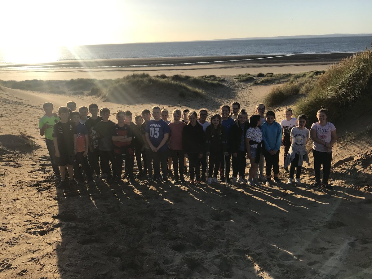 bryntawe's tweet photo. Mwynhau heulwen olaf yr haf yn Llanmadog gyda 7Mrs Davies πππ΄σ §σ ’σ ·σ ¬σ ³σ Ώ #gwinllanaroddwyd
Enjoying the last rays of summer sunshine with 7 Mrs Davies πππ΄σ §σ ’σ ·σ ¬σ ³σ Ώ#gowersunset https://t.co/NXgxSH2lsq