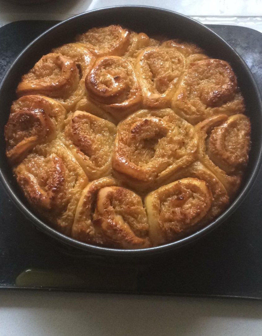 OwlWordsworth's tweet image. Inspired by #GBBO2018 my OH made these fab apple and caramel Chelsea buns from ⁦@silverpebble⁩ book #makingwinter. You seriously need to give them a go.