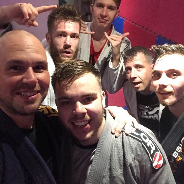 steve_wright_1's tweet photo. Great to see some of the BKK Colchester crew tonight 🤙 #BJJ @bkkfighters @bkkfighters_hq https://t.co/72D2aobaUM https://t.co/qszTt2udRb