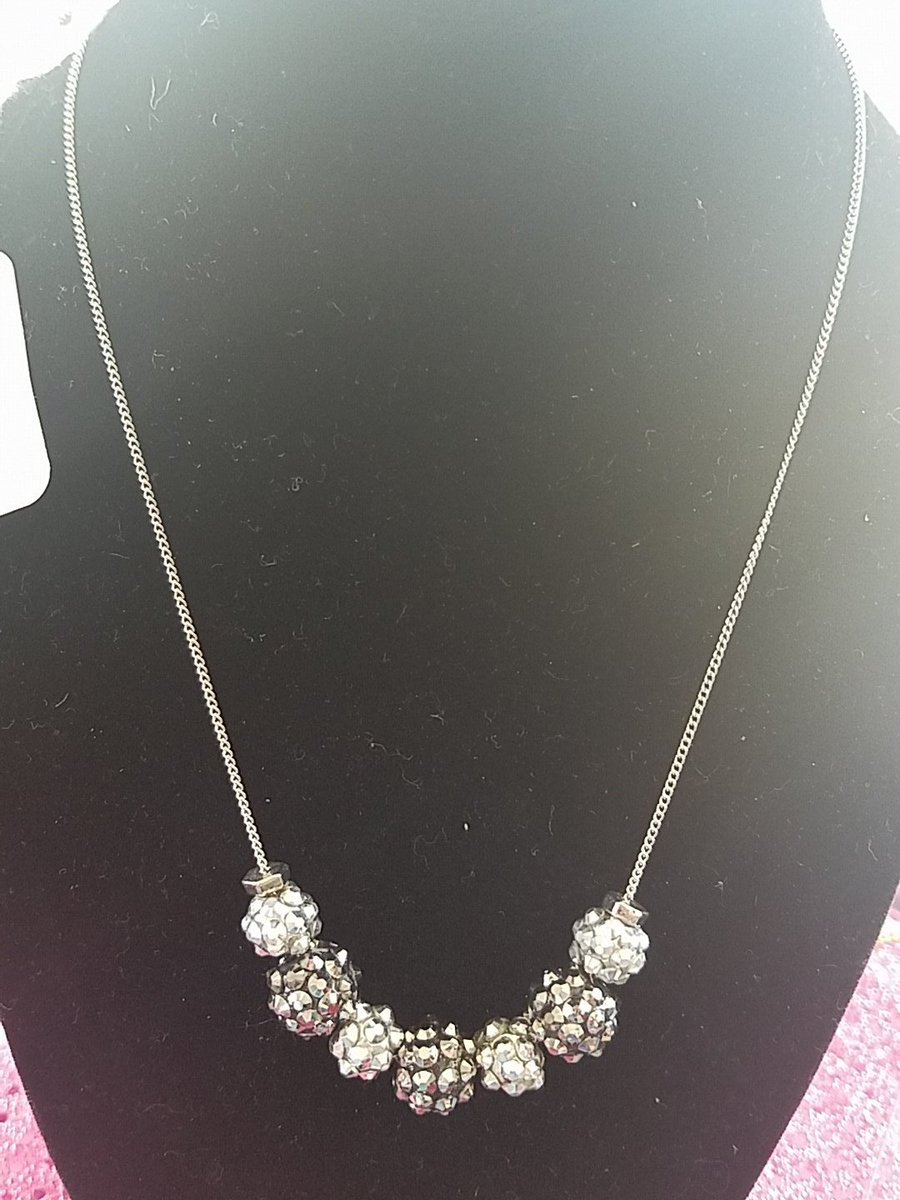 LularoeMade's tweet image. So beautiful! Only $7! #sparkle #bling #wonderfullymade #shopnewportrichey #jewelry
