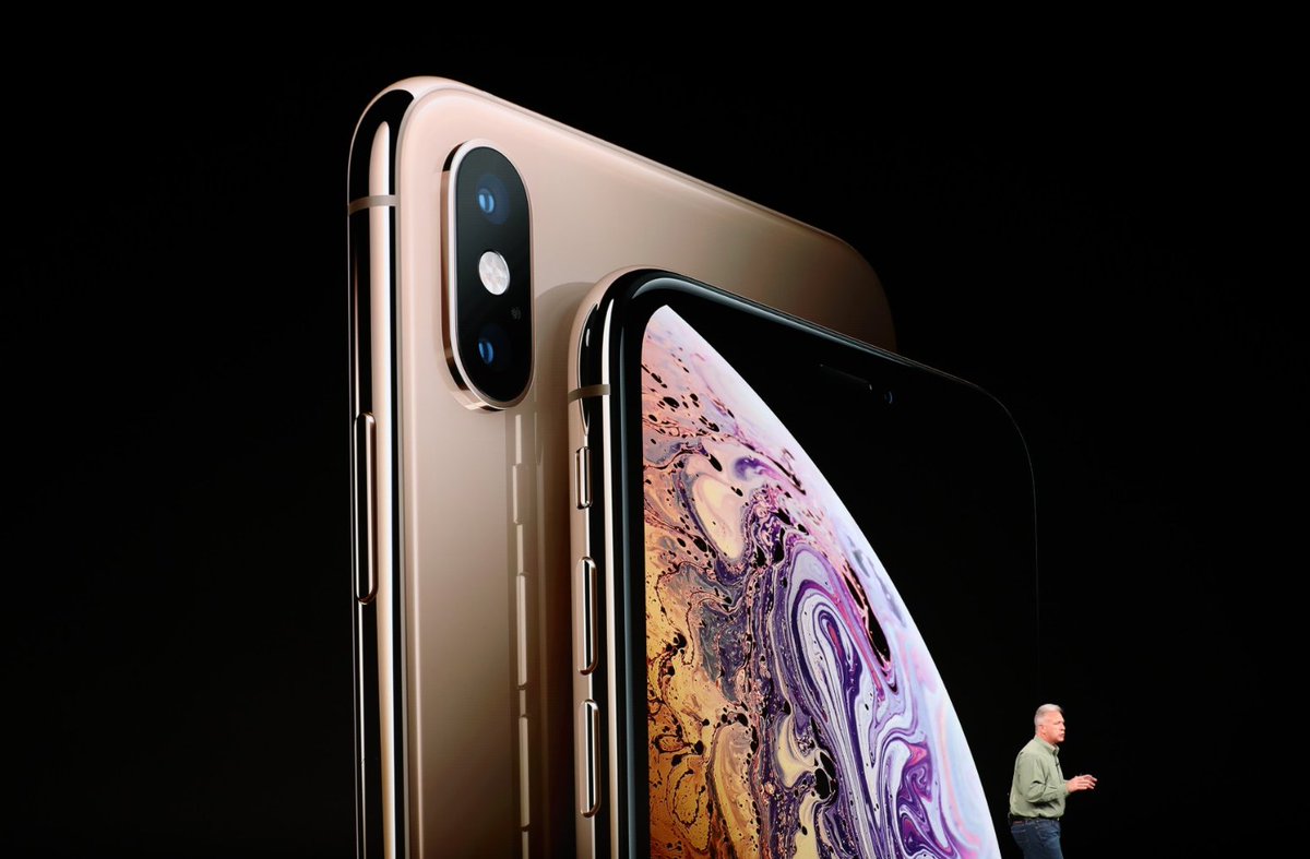 TechCrunch's tweet photo. iPhone Xs has 30 minutes more battery than the iPhone X. 
iPhone Xs Max has 1 hour and 30 minutes more battery life than the iPhone X.

and iPhone Xs has Dual-SIM capability.

https://t.co/bsraCoBLLW #AppleEvent https://t.co/LKnpJVG16q