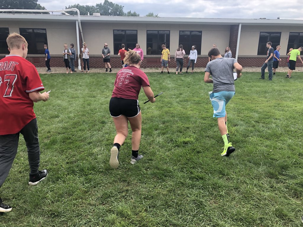 AshleaDunkerly's tweet photo. Sometimes you just need to get outside and enjoy the fresh air, so we took our review game to another level #Sunshine #Teamwork #Running #History8 #CardinalPride https://t.co/cX774kaviW