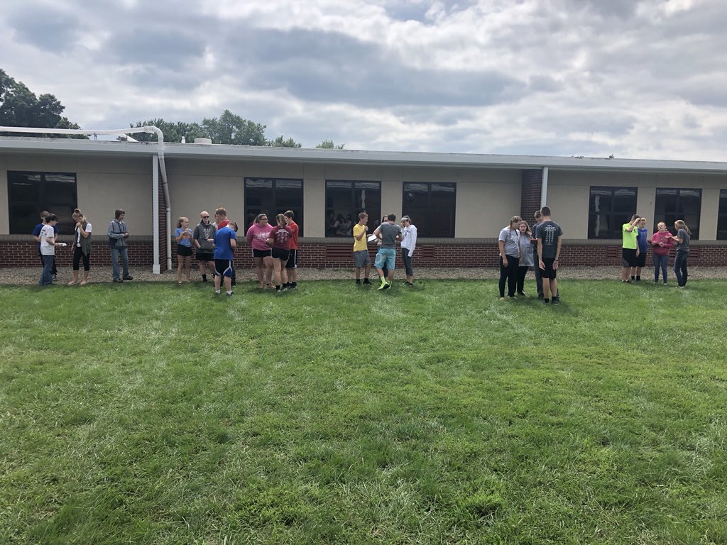 AshleaDunkerly's tweet photo. Sometimes you just need to get outside and enjoy the fresh air, so we took our review game to another level #Sunshine #Teamwork #Running #History8 #CardinalPride https://t.co/cX774kaviW
