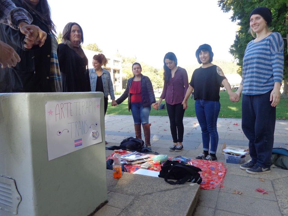 MariaJoseeSazo's tweet photo. Gracias todes quienes desde sus trincheras mas aguerridas, privadas y en sueños lucharon educando en #transitandoenfamilia y salieron sin temor a las calles ! Hoy es un comienzo para todes #lig🥳😍🥰 https://t.co/iTPHFeq2RJ