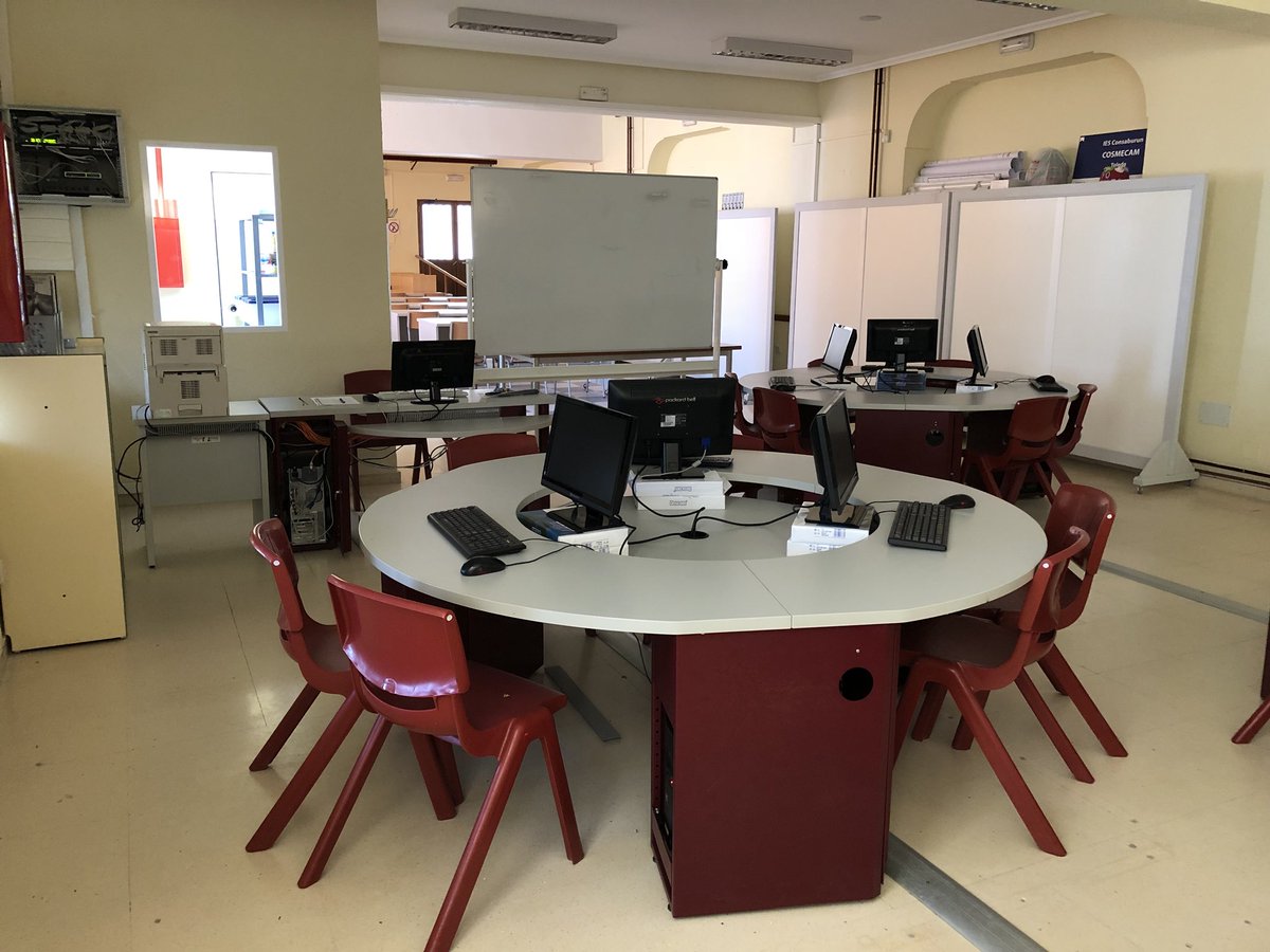 ppenalvera's tweet photo. Preparados para un apasionante curso, y estrenando aula de #emprendimiento.
Hay margen de mejora pero el paso es muy importante.
Trabajo por #retos #knowmads #ple #designthinking #leanstartup #agile #fp #educación #emprender #metodologíaságiles #metodologíasactivas #2018 https://t.co/HstuQufviQ