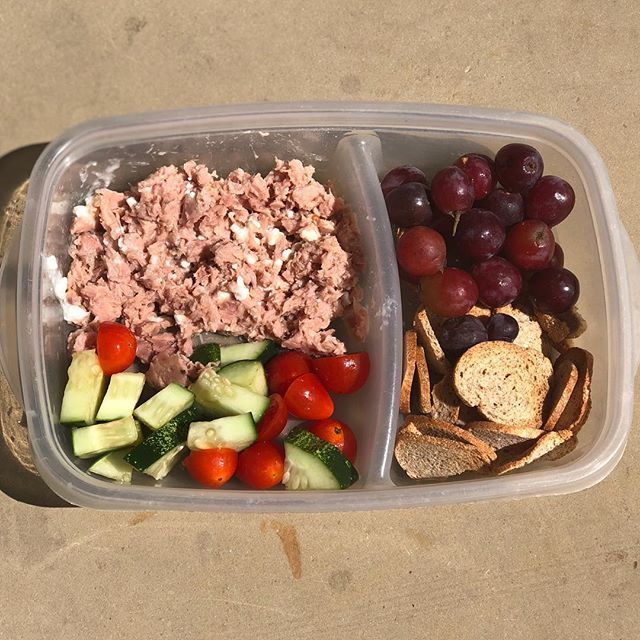 Packing my lunch is a must when we're out and about all day! Today, I have tuna with a little cottage cheese, cucumbers and tomatoes, wheat crisps, and some grapes. Bam! #cheerstobeingfit #healthylunch #onthego #eatyourcolors #diabetes #diabeticfriendly ift.tt/2CN6bEr