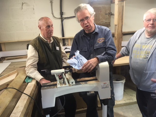 MalletMens's tweet photo. We are really lucky to have local craftsman Stephen Stokes of Bodden Cross Studio at our shed giving practical lessons on woodturning &amp; engraving. Members have been having a blast getting to grips with our wood lathe and learning how to turn blocks of wood into beautiful things https://t.co/UpypOUjpMU