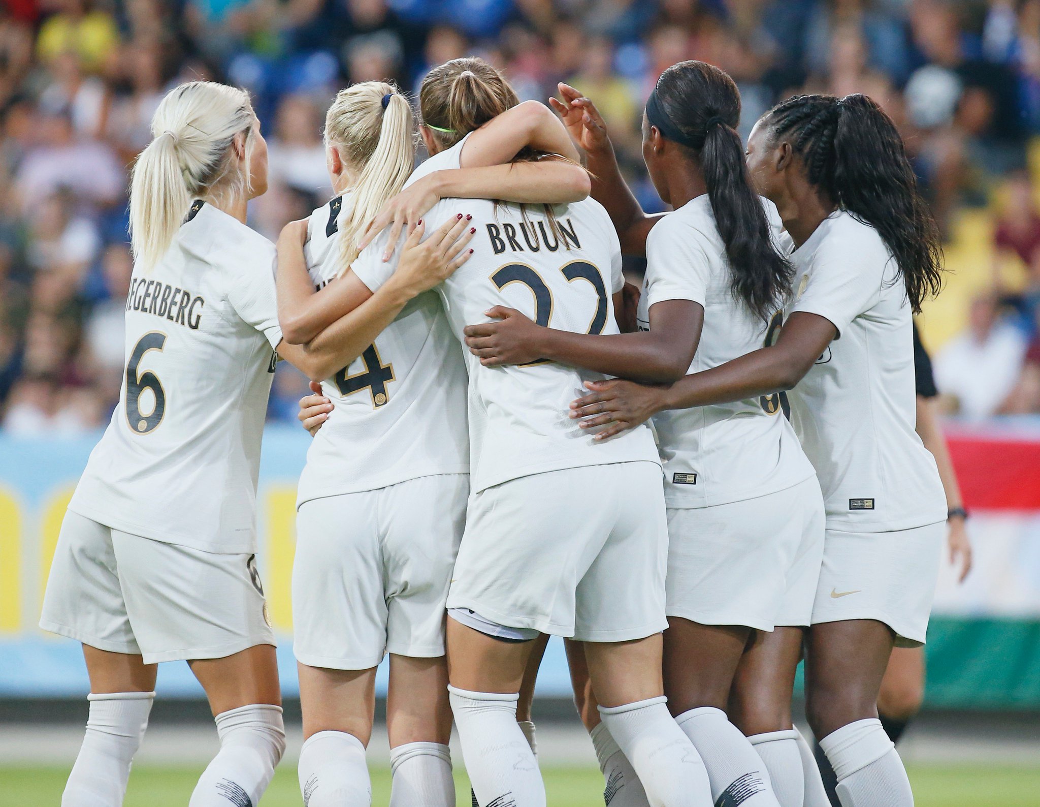 Psg Feminine  MHSCPSG  les féminines à l'honneur  MHSC Foot