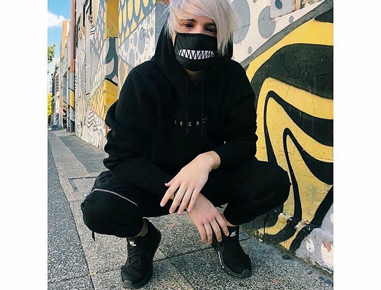 Dearsaniity's tweet image. &amp;gt;&amp;gt; "You think you know me . "
        .       {Musican} 
#openrp | #anyrp | #opendm |#mvrp | #ytrp | #Youtuberp