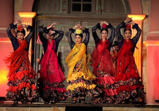 home_Salisbury's tweet photo. #SalisburyHour Networking evening with a difference... perhaps?
Wednesday 19th 6pm. ENTRY WITH TICKET ONLY https://t.co/7NcrBtJ7Aj  💃🏼 Salsa Class  🥙Food  🍷 Sangria  ⛱ Happy Hour all night  🎟 Free Circus Entertainment @ 8pm https://t.co/VgQ2BvmlOo