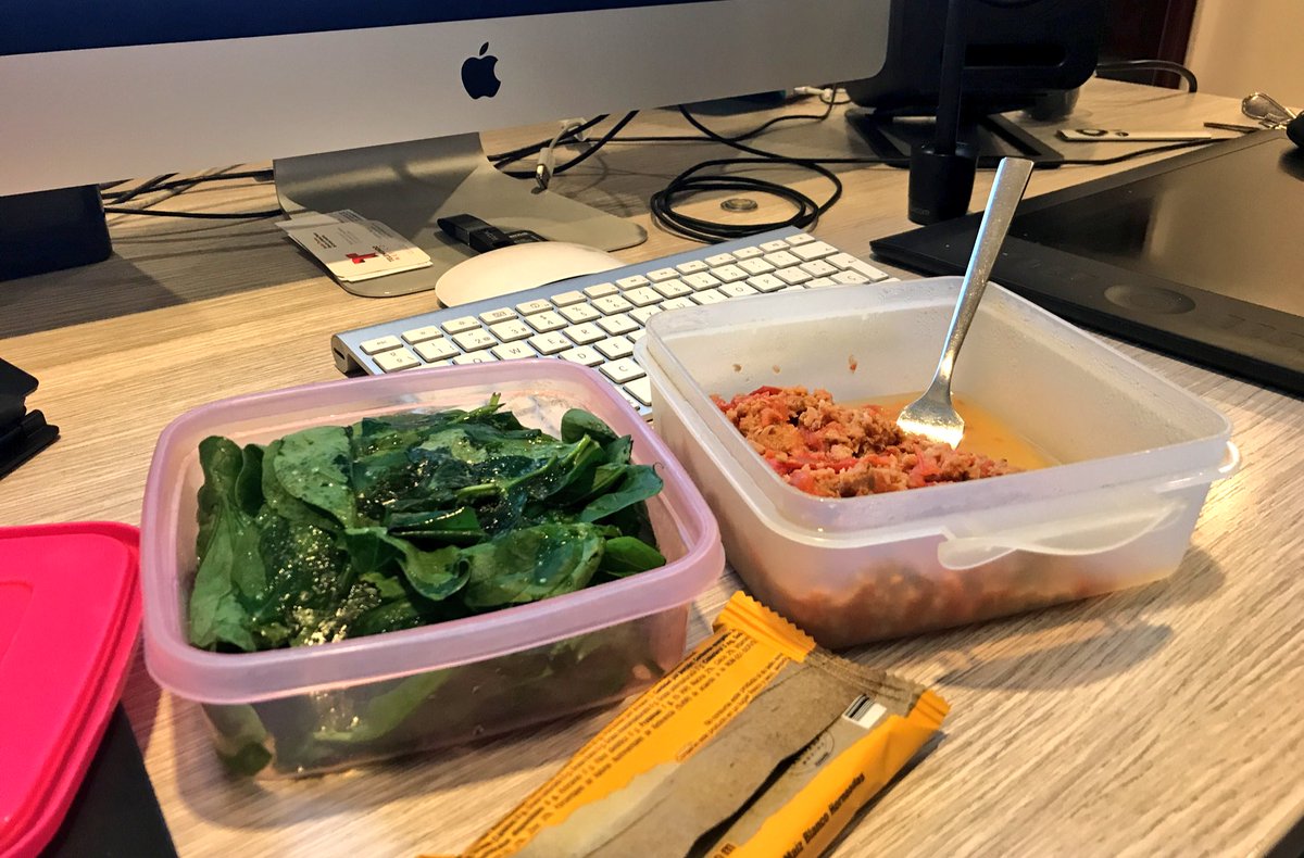 pasotti's tweet photo. Seguimos con el compromiso de ahorrar y comer sano, aunque no sea dinero público. #TupperChallenge https://t.co/s72WqJHDzb