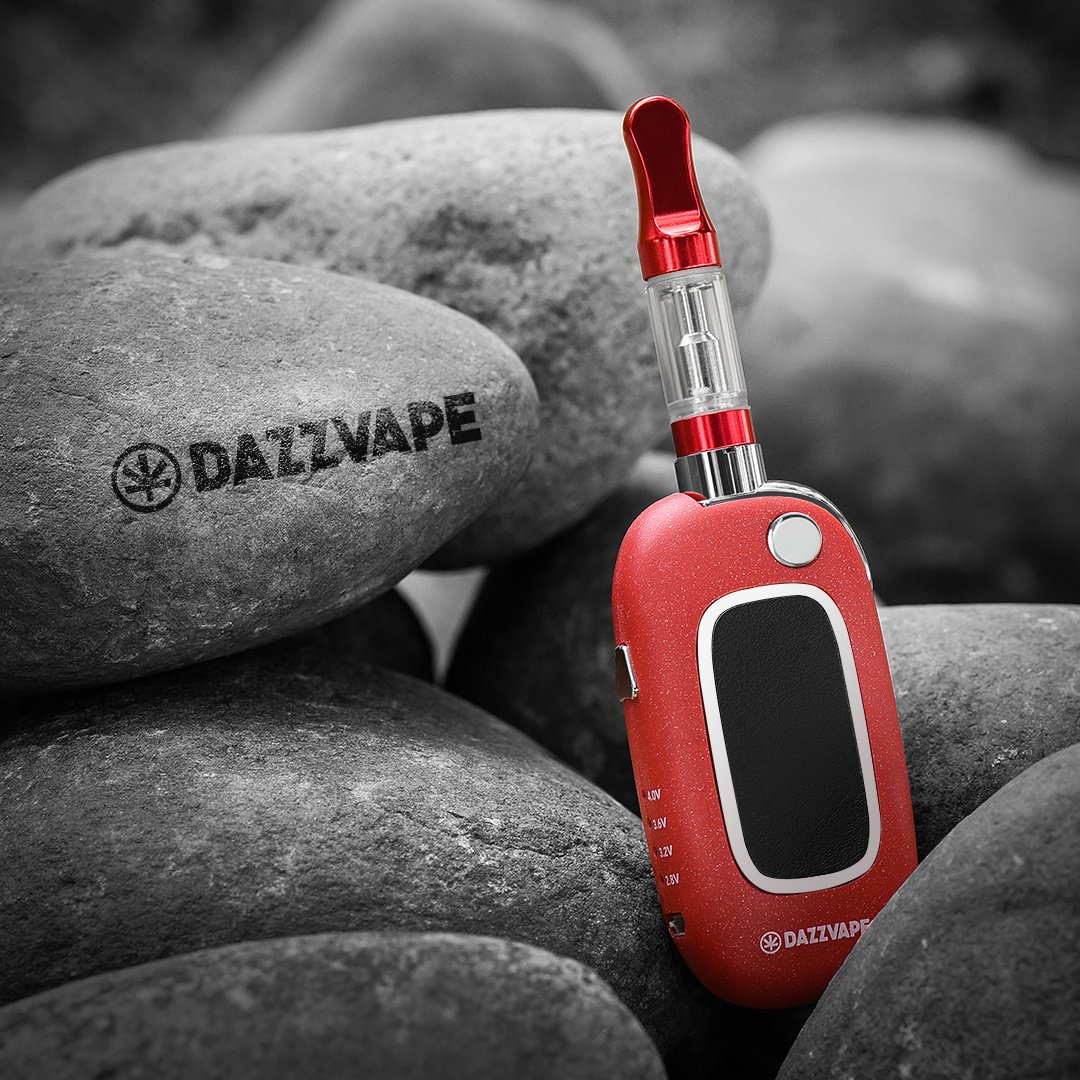 Dazzvape's tweet image. Love our vaping life everyday🤗😍 Leave💖&amp;amp;👍 below to show your passion!!🍺💨💨
#U-Key #cbduser #cbdvaper #cbd #cbdmodel #cbdejuices