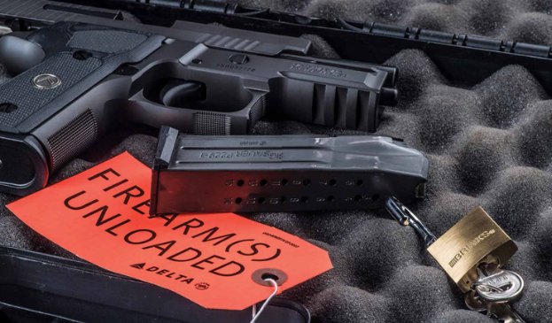ClipdrawUSA's tweet photo. Planning on flying with your firearm? Make sure to follow the TSA guidelines: https://t.co/I79RMHPowQ https://t.co/ipmv8xEoGZ