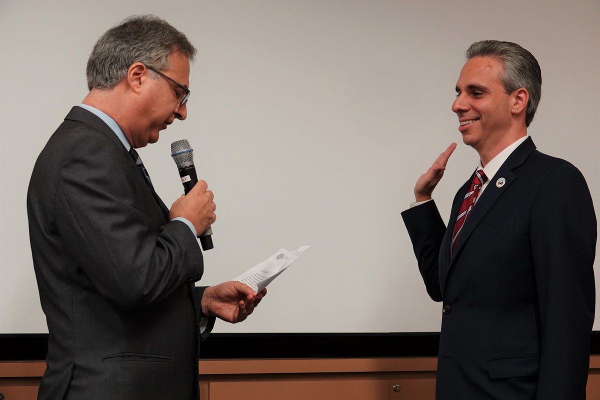 CityBocaRaton's tweet photo. Our #BocaRaton City Council welcomed its two new members at the organizational meeting this afternoon. Mayor Scott Singer along with newly-elected Council Member, Andy Thomson, took the oath of office at the afternoon ceremony. Read more https://t.co/4tVF7M9hEu https://t.co/S5OoMd4BlL