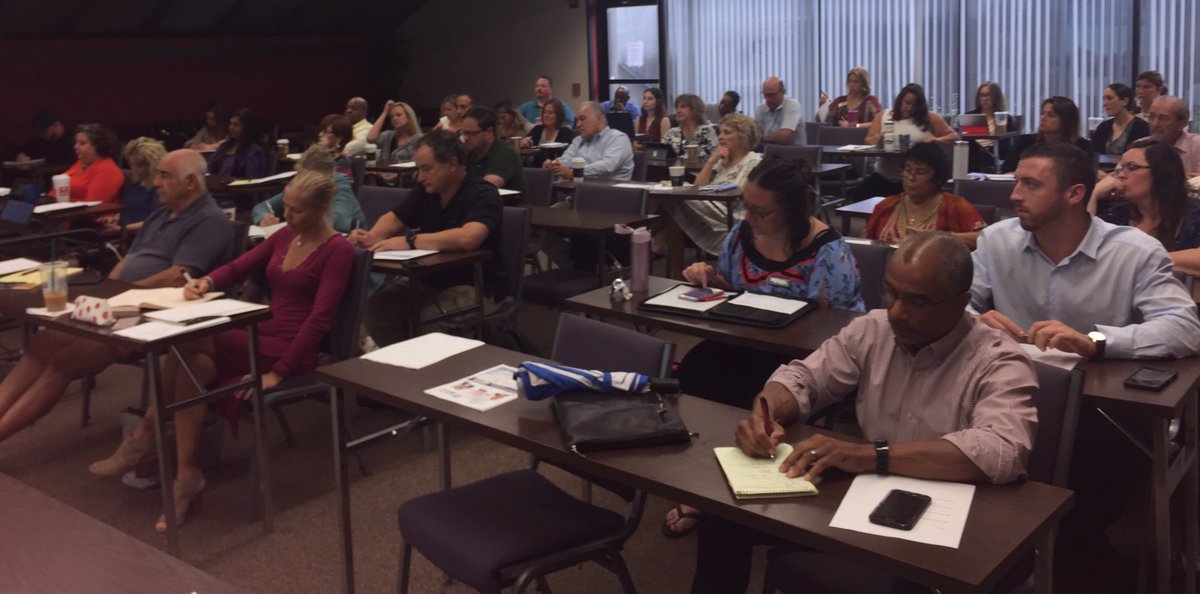 NHM_Realtors's tweet image. Another awesome Masters of Real Estate class at NHMR! Thank you Alan Stewart for presenting "Sales Made Simple" Thank you Kelly McGuinness of PrimeLending for lunch!! #MOREtraining #mastersofrealestate #nhmr #realtortraining