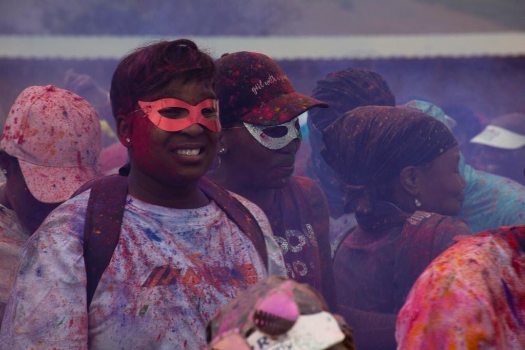 ColourMyMams's tweet photo. It was a colourful MASQUERADE kind of day! 🎨🎭🏃🏽🏃🏽‍♀️

#ColourMyMamelodi 2018. https://t.co/ynLKm4g0bo