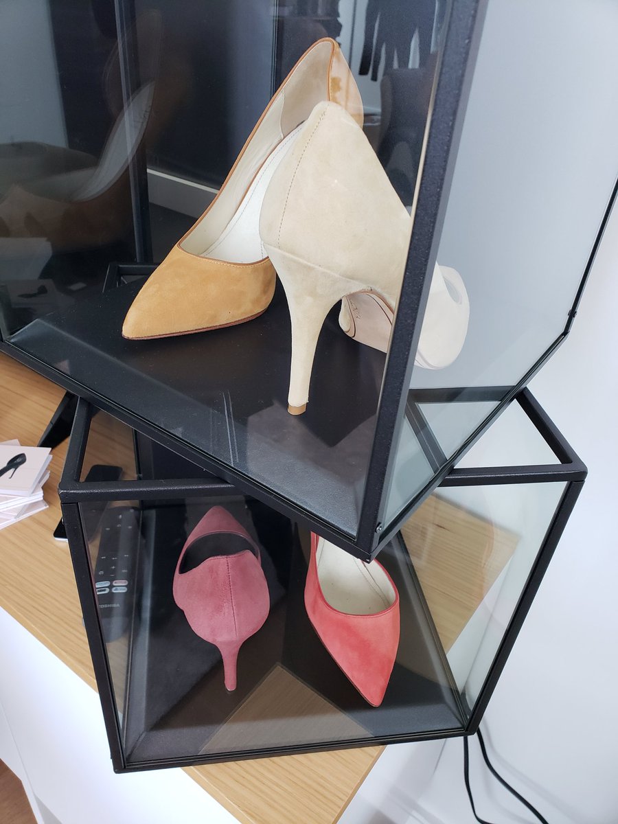 gloria_sin's tweet photo. Made-to-measure, hand-made Italian leather heels using just a 3D scan of your feet? YES PLEASE @LinjaShoes 🙋‍♀️👠❤ #TechstyleNYC #NYFW18 #giveKINDatryNYC #shoeheaven https://t.co/i8w8PwtAMx