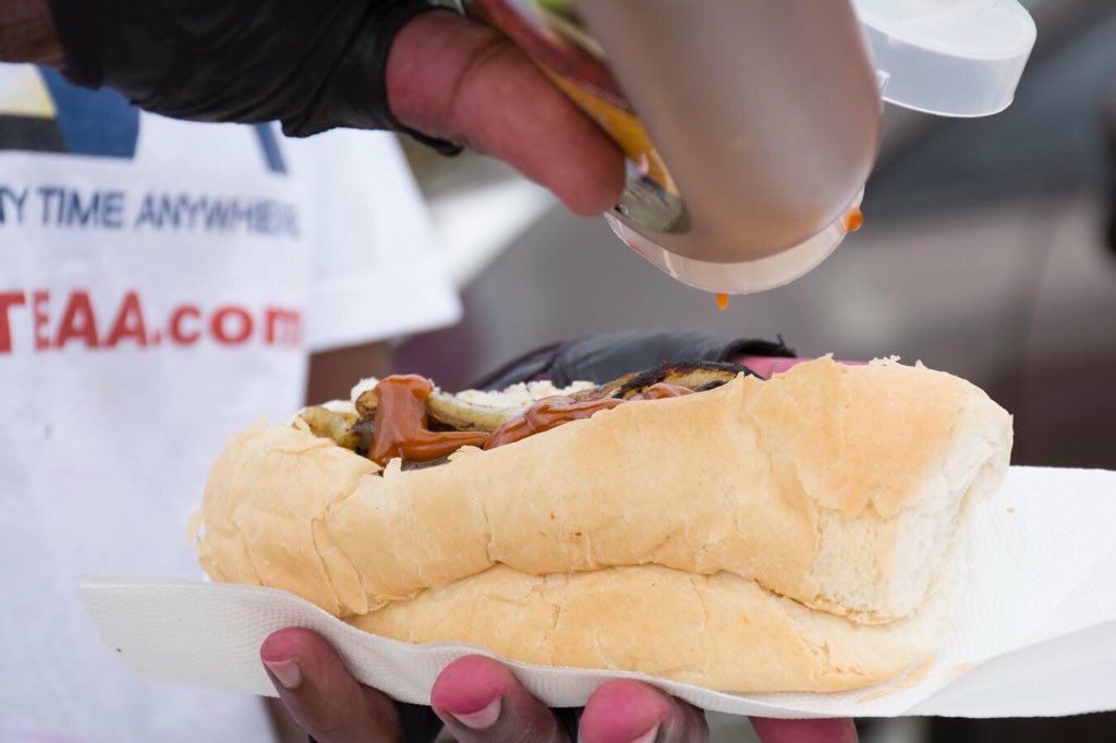 ColourMyMams's tweet photo. Yum yum. 

Delicious foodies and drinks for everyone! ☺️🍹🌭🌮.

Thank you to all our entrepreneurs for their market stalls. 

#ColourMyMamelodi 2018. https://t.co/9pyn57n5un
