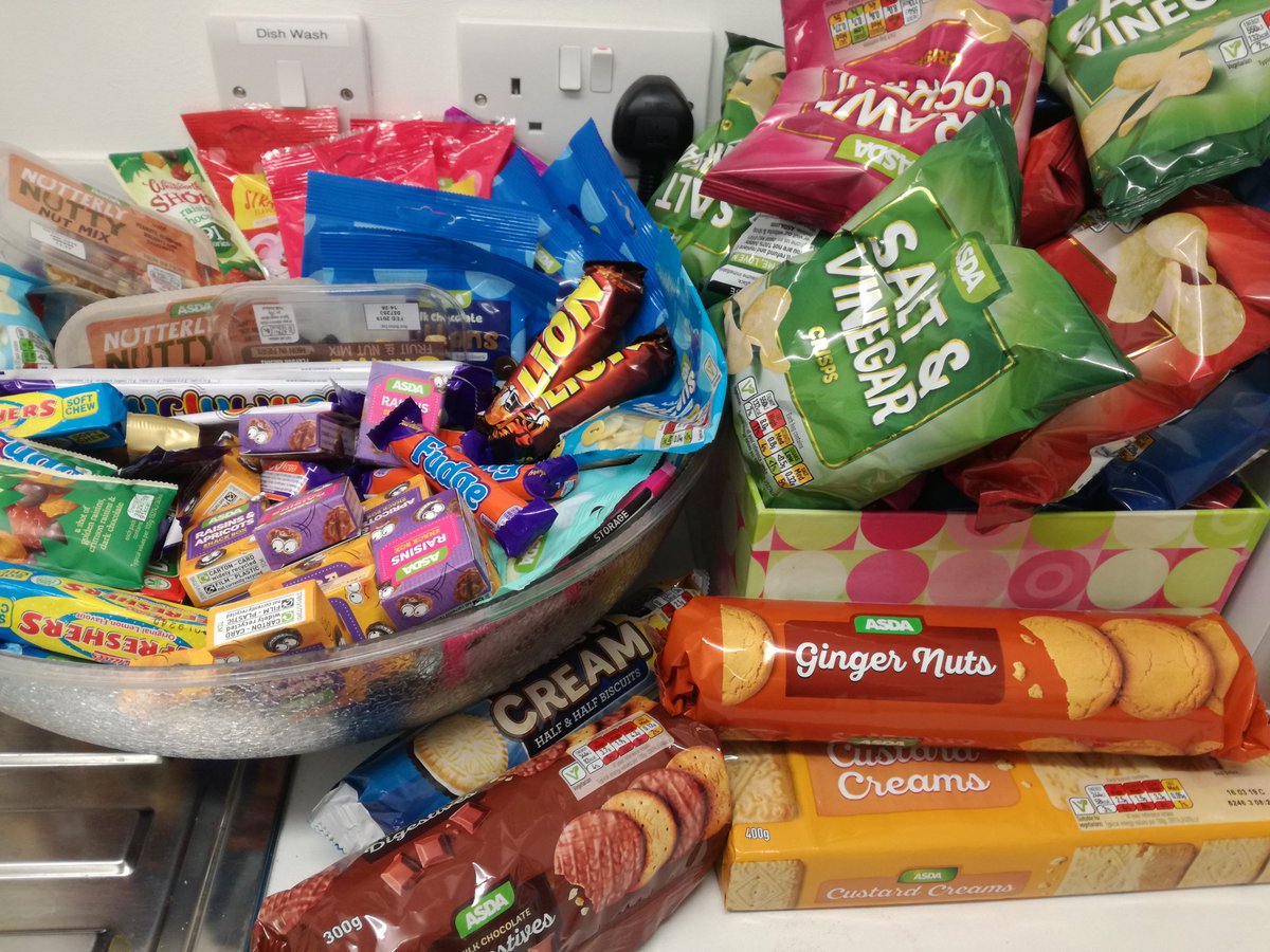 Fareham HK Team love treats!! 
#housekeepingappreciationweek 
Fareham HK Team deserve treats! 
<a href="/RakeshMistry87/">Rakesh Mistry</a> <a href="/SDEBDD/">simon ewins</a>