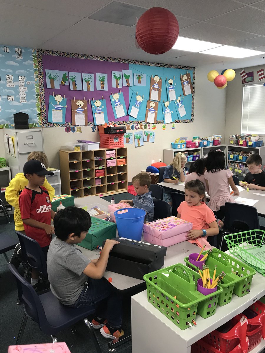 carano_andrea's tweet photo. Encouraging a love of reading by wrapping (thanks to wonderful volunteers) and decorating personal reading boxes. These will go home and hopefully store any paper readers that kids can read, and read and read again! https://t.co/nwznGh9305