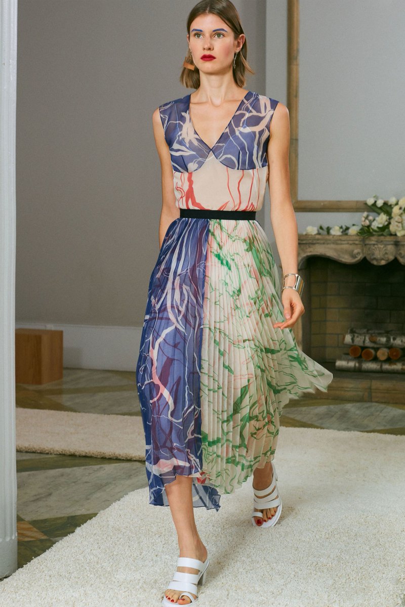 NewYorkModels's tweet photo. MARINA MOSCONE πΈ #AliciaHoltz, #BarbraLeeGrant and #FreyaLawrence in pleats and #SS19 prints at Marina Moscone πΊπΈ #NYMMWomen #NYMMNewFace #NYFW https://t.co/G685si7aS5