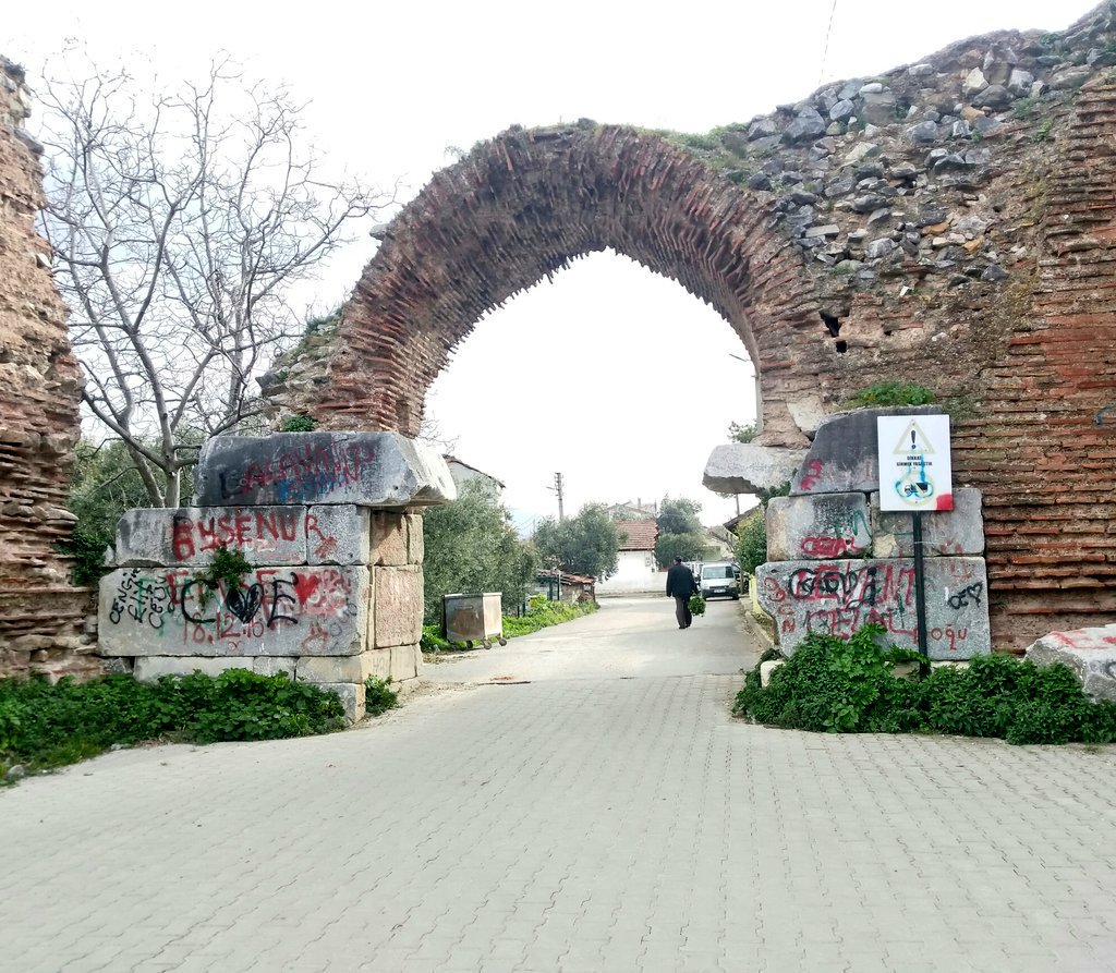 Sadece kendi kültürümüze ve geçmişimize değil tüm insanlığın kültürüne ve geçmişine sahip çıkmamız lazım. Tek isteğimiz işimizi yapmak.Yeni nesile kültürel değerlere sahip çıkmayı öğretmek. 
#sanattarihçilerkadrolarınınpeşinde