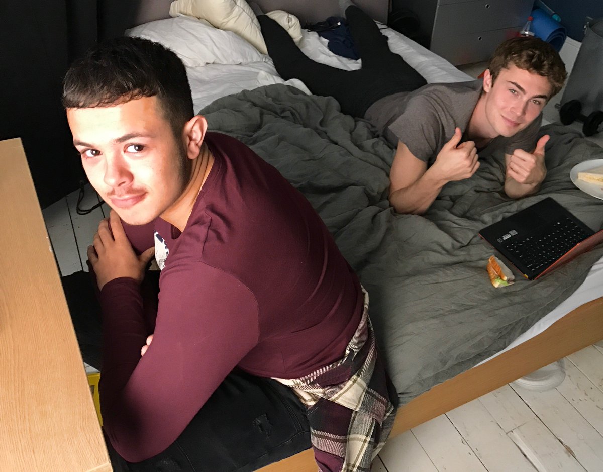Hang Ups #behindthescenes

<a href="/kaine_zajaz/">Kaine Zajaz</a> and <a href="/JamesASWilliams/">James Sterndale</a> 

📸 <a href="/robertdelamere/">Robert Delamere</a>