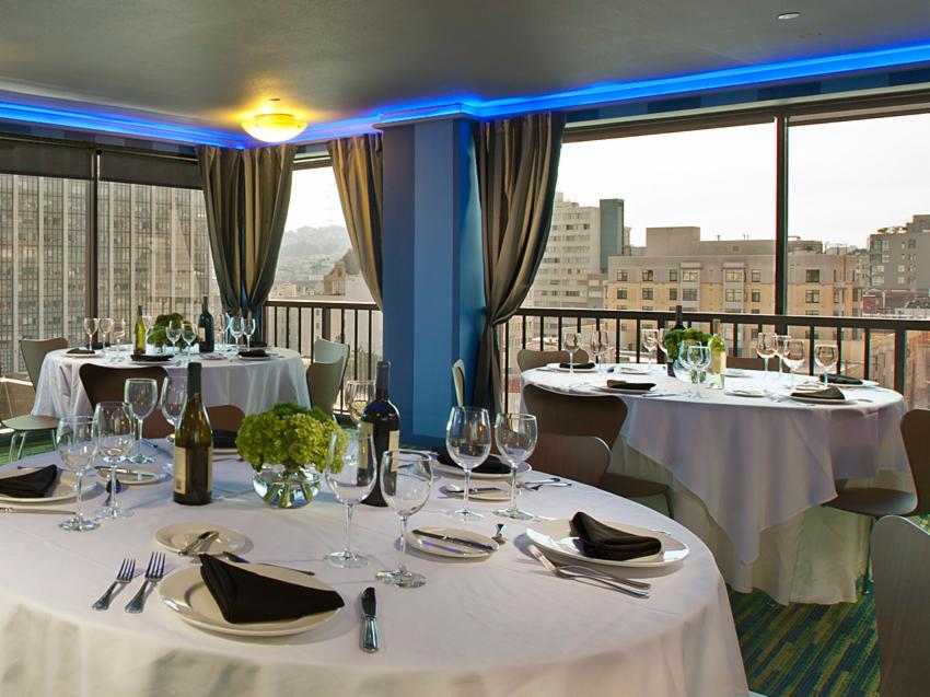 Planning an event with us is a piece of cake. 🍰 Celebrate your special occasion in our Epic Banquet Room, which offers stunning views of the San Francisco skyline. 💍 bit.ly/2I8pUMm #weddingwednesday #sanfrancisco