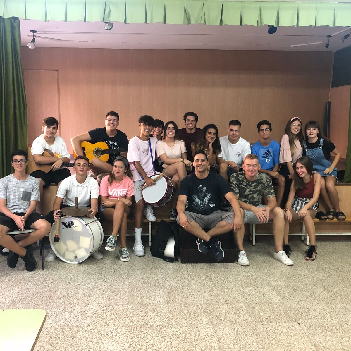 magvilcer's tweet photo. Aqui mi quince .El Guia de Cádiz
A disfrutar https://t.co/Cn6rUTN3oo