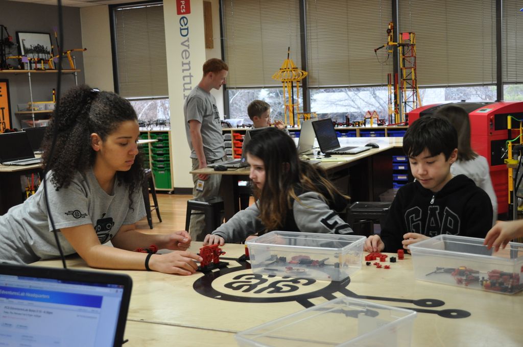 PCSEdventures's tweet photo. #Teachers interested in #STEMeducation #Markerspaces make sure to register for a FREE webinar where a panel of #Makerspace experts share their knowledge: https://t.co/amBgLt0xNK https://t.co/iZf2FE1H46