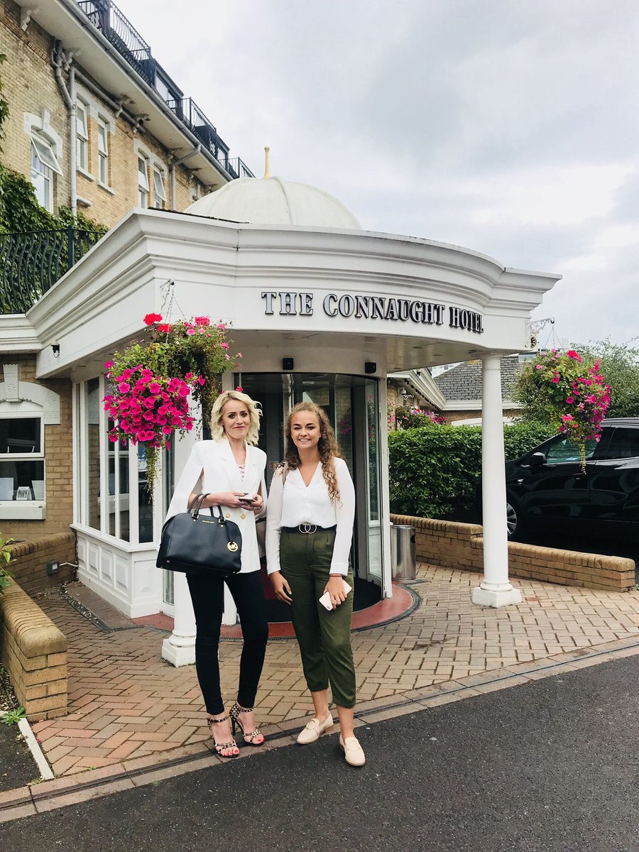 What a great event with <a href="/sunnybirdpr/">Sunny Bird PR</a> at the <a href="/connaughthotel/">The Connaught Hotel</a> checking out the Blue Water Spa with  <a href="/TempleSpa/">TEMPLESPA Skincare</a> products 🙋‍♀️ Beautiful spa, great atmosphere can’t wait to check it out ! #Bournemouthinfluencer #bournemouthwoman #dorsetwoman #dorsetspa #spalover #ilovebournemouth