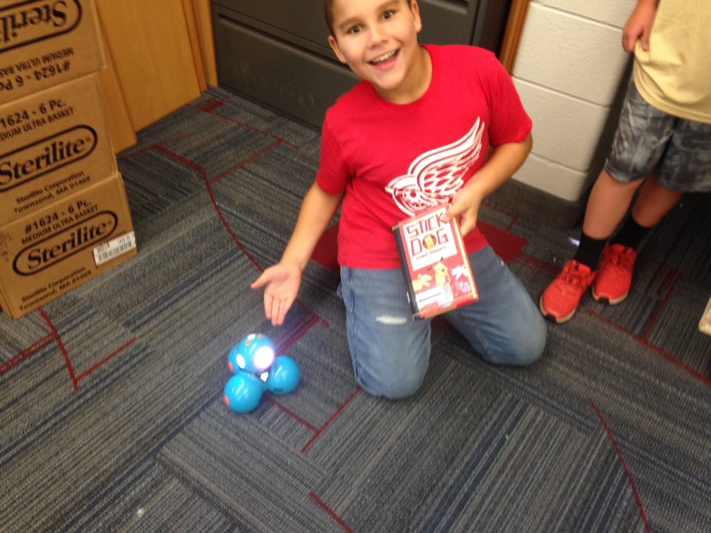 entwist412's tweet image. Much interest in our new Makerspace Robots! We&apos;ll be programming them soon! #wleced #Makerspace #Wonderrobots #dashanddot @WalledLkSchools #CommerceElem @carlinc3