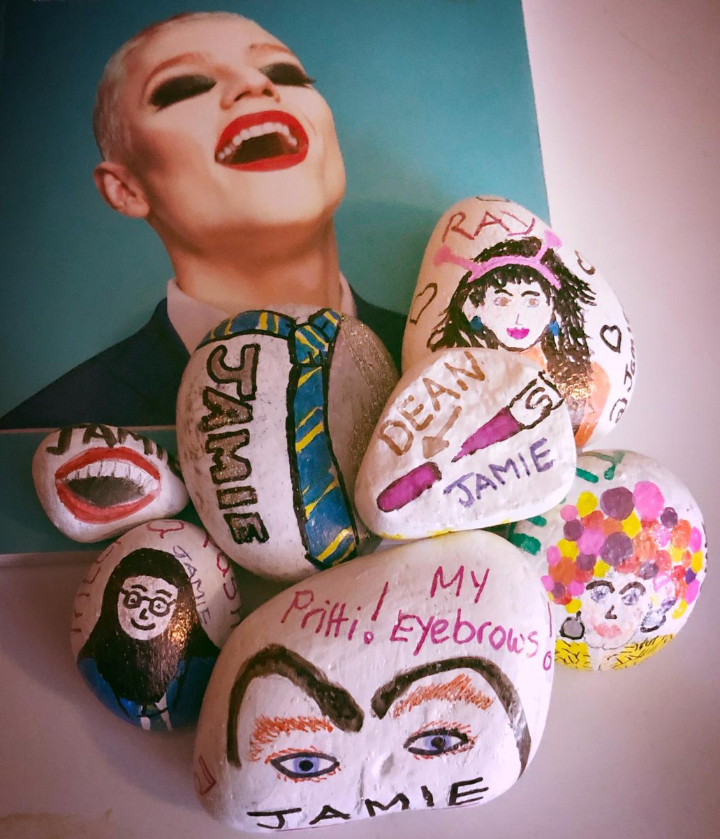 sandybay123's tweet image. Got a little carried away painting #westendrocks
@JamieMusical is such an amazing show, had fun making my own little #workofart #barrym 🎶💅👠🎤