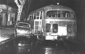 FernandezZicavo's tweet photo. La "Masacre de Rosario" 12.09.1976 contra autobús policial. Para Servicio Información Policía de Santa Fe atentado explosivo organizado por Fernando Vaca Narvaja: 9 policías y 2 civiles asesinados.
https://t.co/Ai70vdfYmO https://t.co/piwB6V1ywi