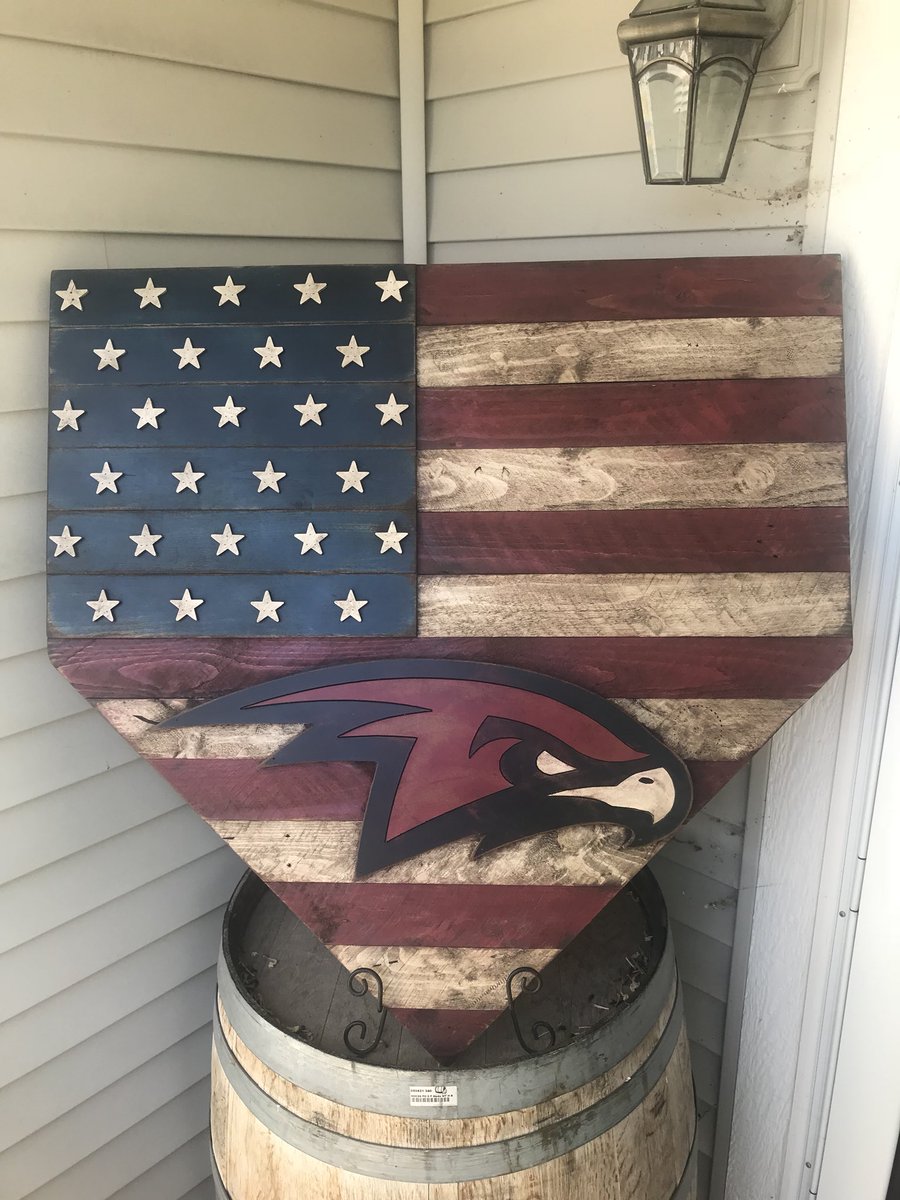 barnwoodsports's tweet photo. Order your custom 3 ft American Flag Home Plate today at https://t.co/yDiFrCacs1 #Baseball #softball #Cooperstown #HOF #Handmade #AmericanFlag #theoriginalhomeplate #baseballdecor #vintagebaseball #BSDHomeplates #patpend #LouisvilleSluggerMuseum https://t.co/Bnd1PzytS8