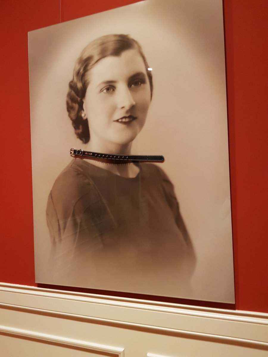 MGSuela's tweet photo. Quedan pocos días para ver la Expo de Carmen Calvo en el @MuseoCerralbo Hasta el 16. Yo no me la perdería. Plástica. Transgresora Reflexiva Dotando de nuevos significados fotos antiguas https://t.co/Cr806t71kP