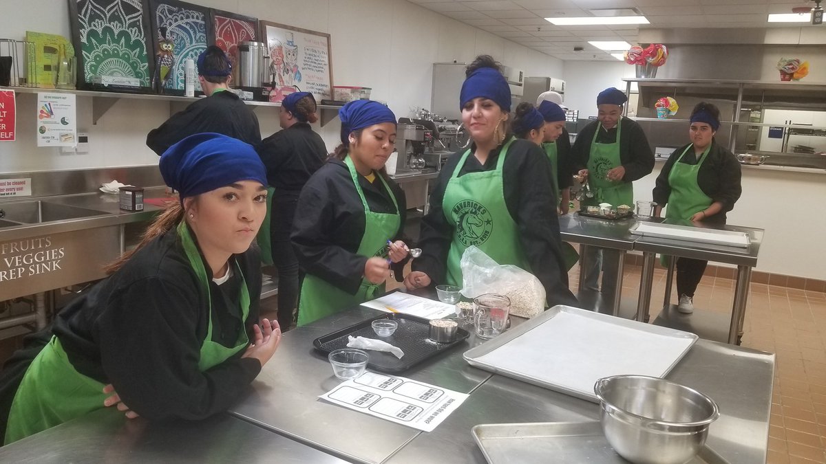 momccupation's tweet photo. First lb of the year, Mystery lab. No bake cookies. #ideacenterhighschool @IDEACenterHS #fcsteacher https://t.co/Z0nF1C1Azd