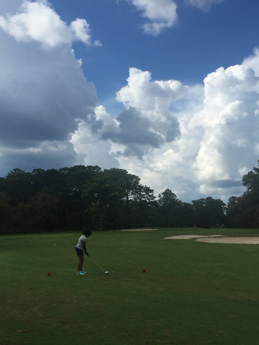 art_LMS's tweet photo. Another fun middle school match this afternoon. Nice playing today golfers! 🙌🏼⛳️ #WeAreLMS https://t.co/NhMMCJ5Fmy