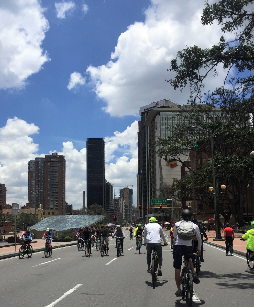 HotelHamiltonC's tweet photo. Sal a rodar este domingo en la @CicloviaBogota, que pasa a unas cuadras de nosotros, y disfruta de la capital de una manera diferente visitando los lugares más emblemáticos.  #Bici #EnBici #PedaleaPorBogota 🚴‍♂️🚴‍♀️ https://t.co/t4KJO7dvm6