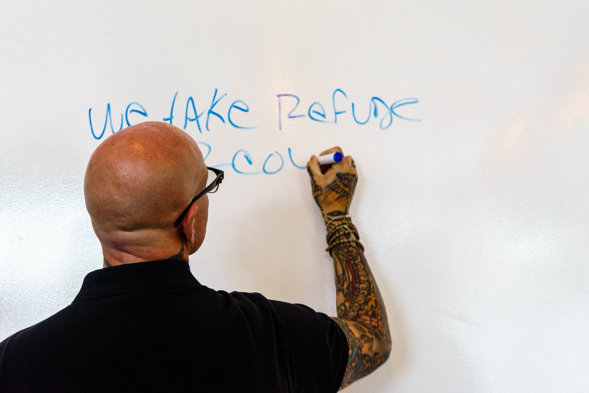 _RefugeRecovery's tweet image. We #TakeRefuge and we learn what a liberation from addiction means, and we learn the means to do so. We learn the practices, we meet and join the community, we see the potential in our own recovery. We learn that there is hope, even in our own hearts and minds. We recover.