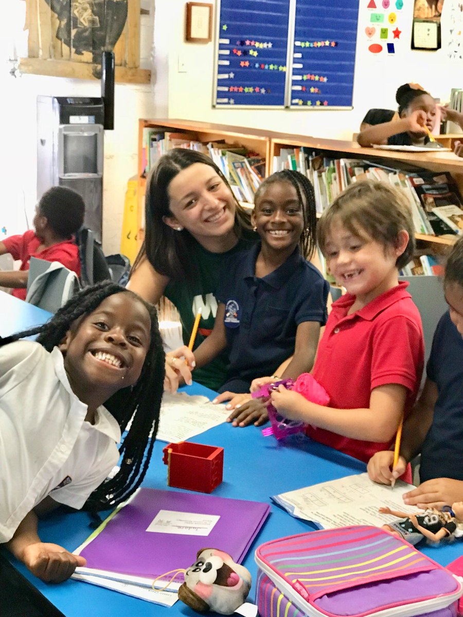 UM_SADV's tweet photo. Book Donations, laughter & homework π helpers! Thx @MiamiHurricanes ππΌβ€οΈππΌ #saacpride #canescare @HelperHelperApp https://t.co/vlOyfRvnfS