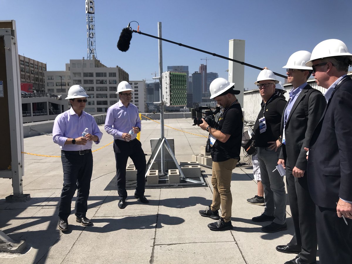 AdrienneNort's tweet photo. Fun time today w/ @SprintCTO &amp; @Nokia showing off a 5G-ready cell site in action in one of our first #5G markets #MassiveMIMO #LosAngeles #MWCA18 https://t.co/p8Dnfdp1k2
