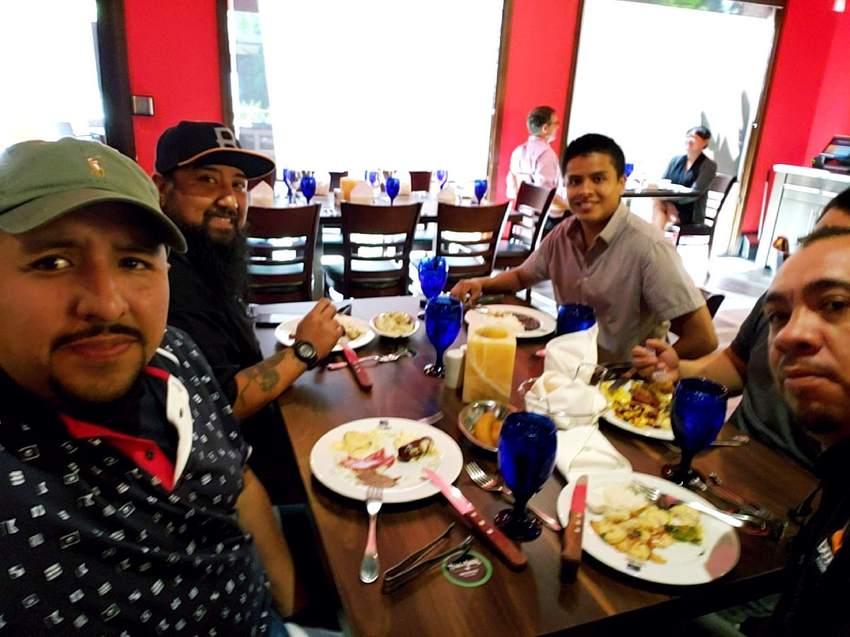 CGuzmanVIP's tweet image. Building strong relationship equals success! @BDP_Christian @DennisDesmith @noreen_vip @gusito714 @MichaelHarnVIP #vipwireless #VIPRocks